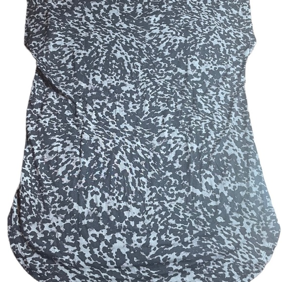 𝅺H HALSTON STUDIO Scoop Neck Patterned High/low T-shirt ABSTRACT ANIMAL - Picture 4 of 14
